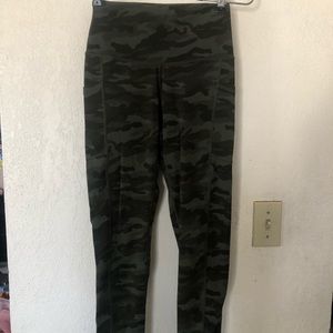 Colorfulkoala high waisted green camo 7/8 leggings